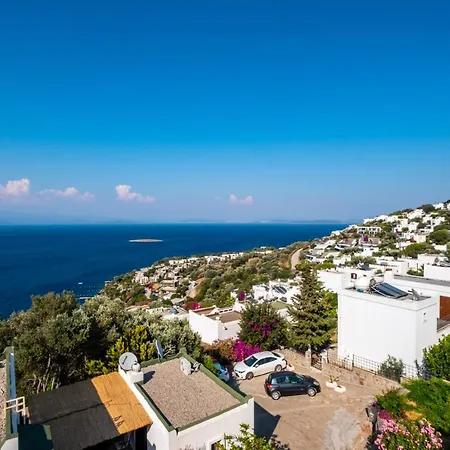 Gorgeous House With Amazing View Near Sea In Bodrum *